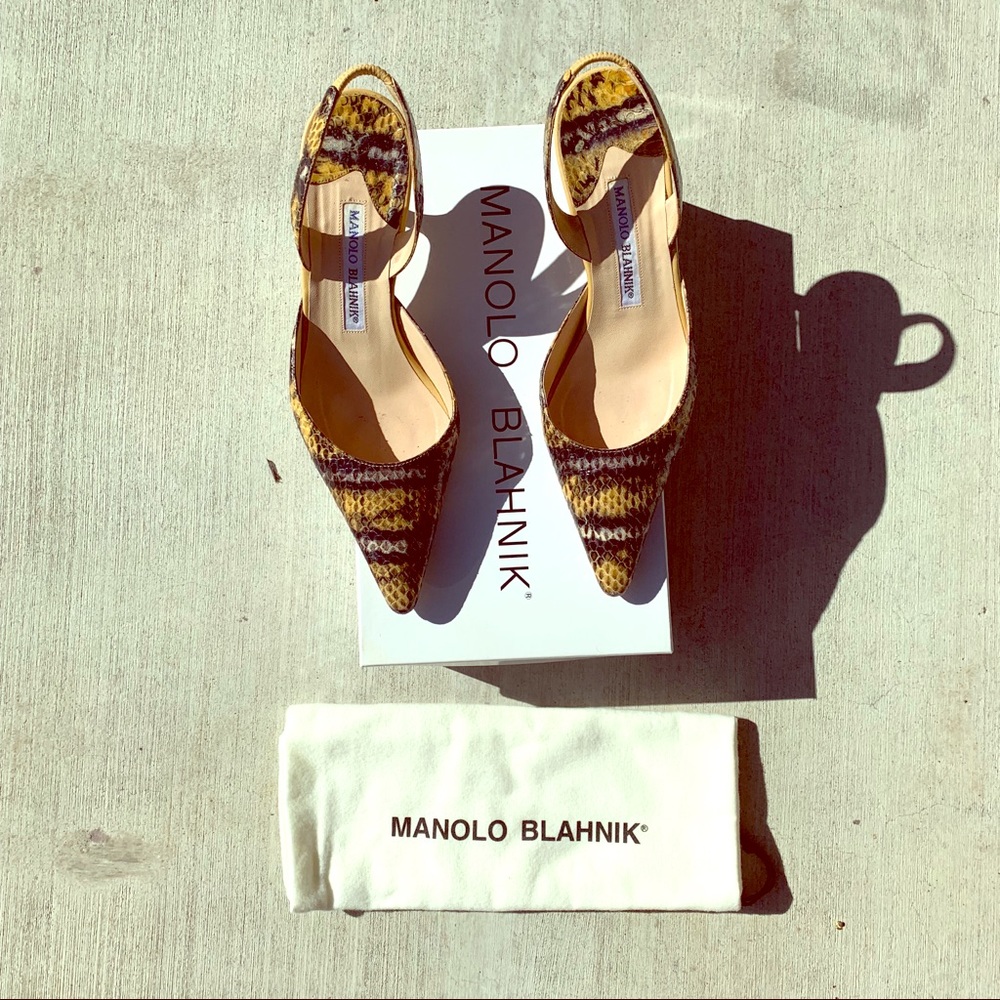 Manolo Blahnik Salinger back heels